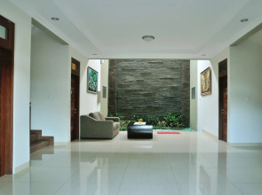 Jenna Residence