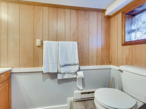 Wells Vacation Rental: 1 Mi to Moody Beach!