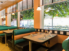 Days Hotel - Thunderbird Beach Resort