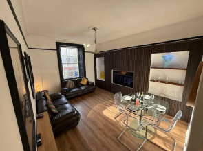 Ayr Town Centre Apartment - 3 Bedrooms