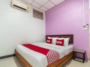 9's Born by OYO Rooms