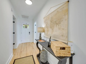 Modern Milledgeville Getaway: Walk to Downtown!