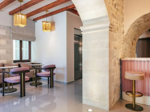 La Montre Luxury Boutique Suites