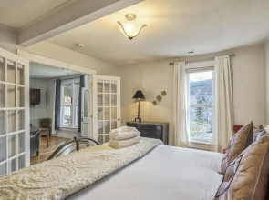 1BR Quiet Neighborhood & Nearby Parks