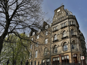 Queen's Hotel