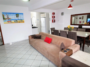 1047 - Apartamento de Três Quartos em Condomínio Fechado na Praia de Bombinhas