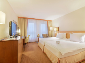 Отель The Q - Quadro City Hotel