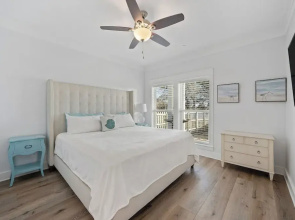 Modern One Bedroom Lockout