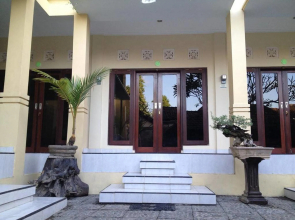 Sari Buana Bed & Breakfast