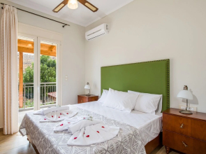 Villa Koutalas - Majestic Sunsets over the Pool