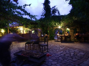 Olimpos Köy Evi