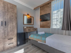 Seven City Hotel