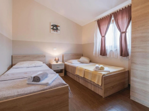 Awesome Home in Vodnjan With Wifi and 2 Bedrooms