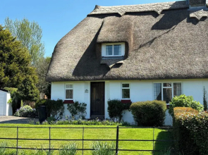 Thatched Cottage - Sleeps 6 With Countryside Views