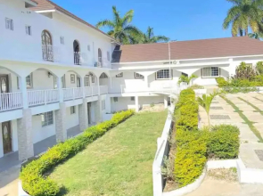 Charming Sea View Town House Chef Driver Optional