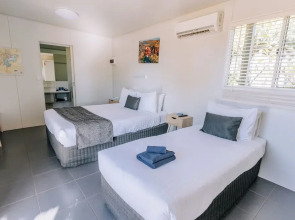 Discovery Resorts- Lake Argyle