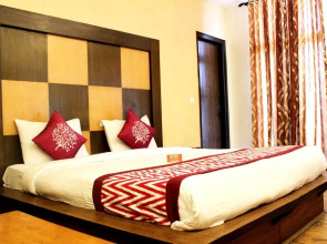 OYO 305 Hotel Rajdeep Palace