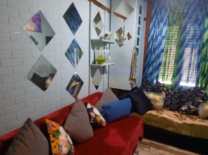 Room in House - 2 Floors 2 Bedrooms Near Central Station