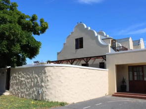 Classic Cape Dutch Studio Apartment
