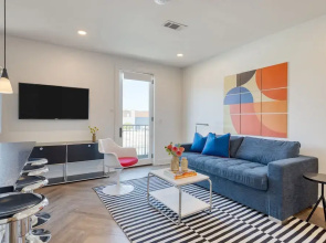 The Carter 202 by Avantstay 1BR Balcony