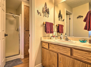 Slopeside Condo With Hot Tub + Game Room Access!