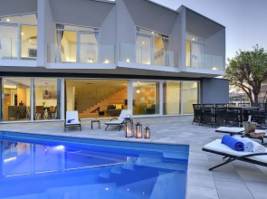 Villa in Liznjan With Pool Near the Beach
