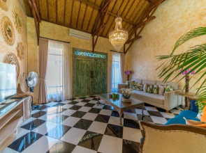 Villa Secret Estate