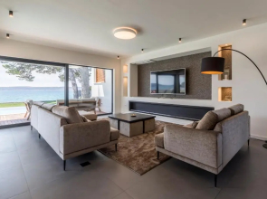 Villa Sea Star - seafront beach with 80m2 pool