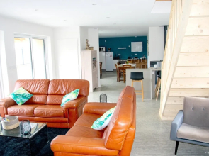 Villa With 5 Bedrooms in Panissières, With Indoor Pool, Enclosed Garden and Wifi - 56 km From the Slopes