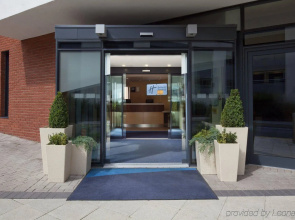 Holiday Inn Express Cheltenham by IHG