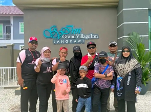 Grand Village Inn