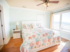 Brice Is Right 4 Bedroom Home by RedAwning