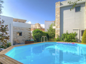 Authentic 10 Person Villa Near the Sea