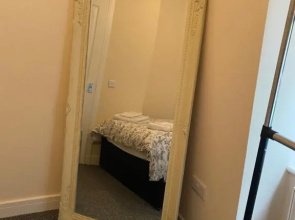 103 Nelson street 1 st floor left