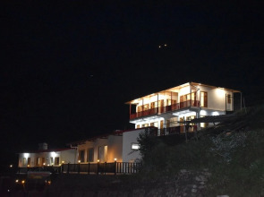 The Vintage Hill Village - Himalayan Boutique Resort