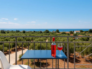 Seaview Serenity - Beachside Getaway