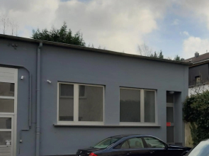 Modern und Ruhig in Wuppertal mit Heimkino-Beamer! Top Ausstattung und Privatparkplatz an der Unterkunft