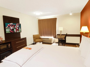 Red Roof Inn PLUS+ Houston - Energy Corridor