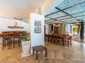 Tequila Sunrise Beach Villa-Diani Beach