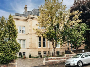 Redland Suites - Apartment 8