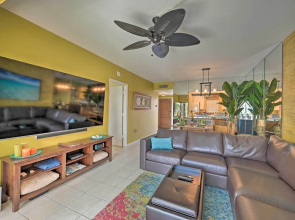 Relaxing Waterfront 2-story Retreat w/ Pool Access