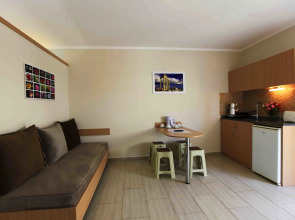 Sun City Apartments & Hotel