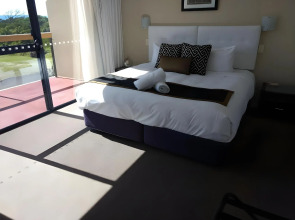 Diamond Island Resort & Penguin viewing