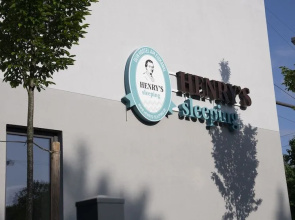 Henrys Sleeping am Augsburger Eiskanal