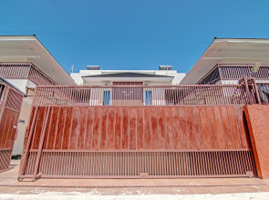OYO 91269 R&s Living Residence