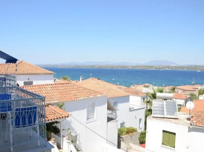 Apanemos In Timeless Spetses