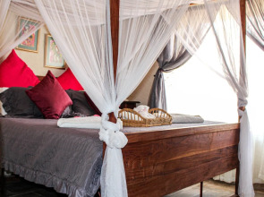 Ann's Lodge & Camping