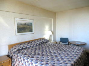 Town and Country Hotel