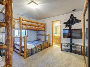 Hot Tub & Game Room: Spacious Big Bear Lake Cabin