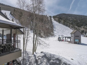 Cimarron Lodge 7 by Avantstay Ski-in/ski-out Property in Complex w/ Two Hot Tubs!